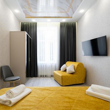 Rynok Square City Center Two Bedroom Apartment! Lviv Ngoại thất bức ảnh