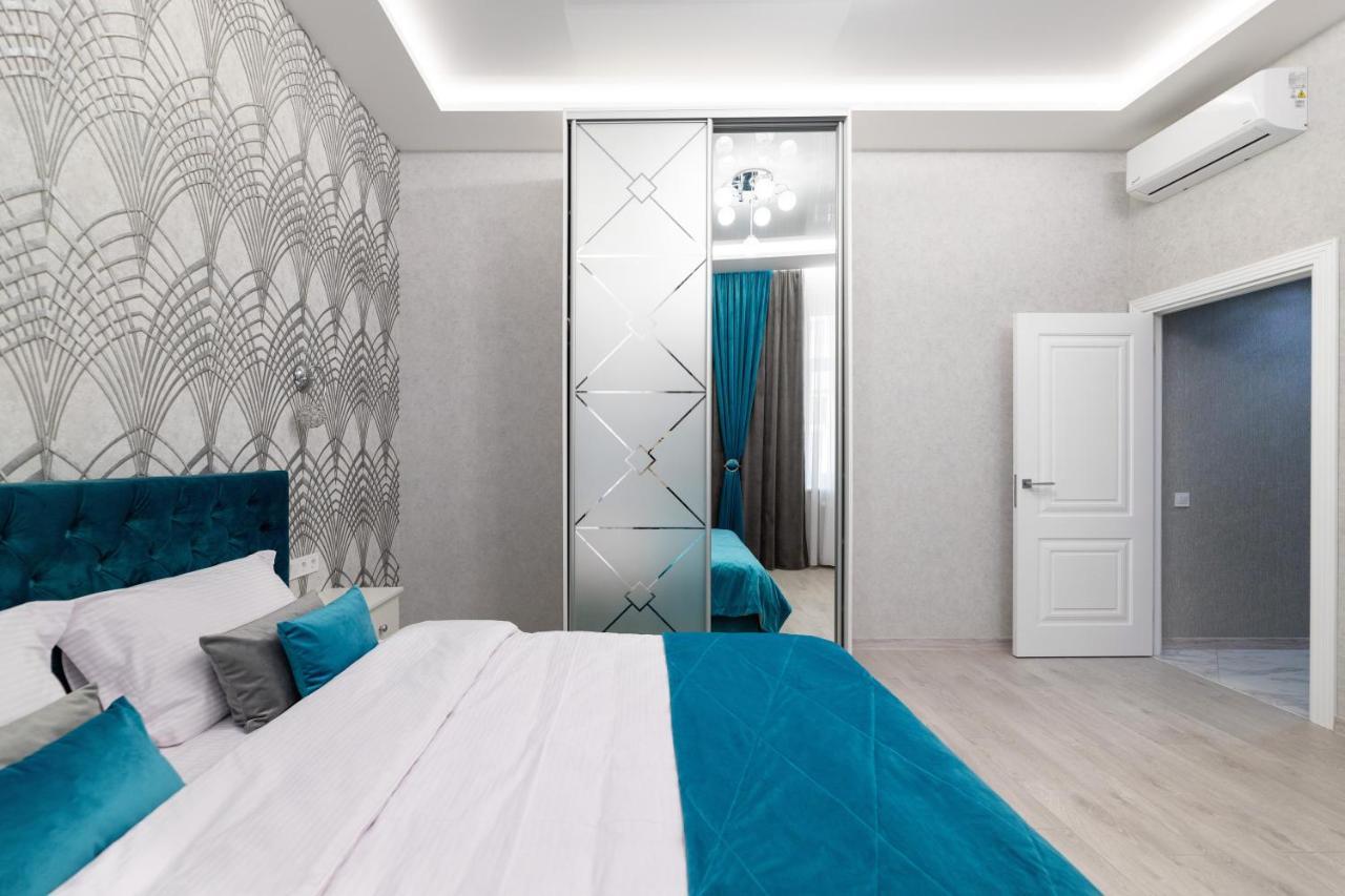 Rynok Square City Center Two Bedroom Apartment! Lviv Ngoại thất bức ảnh