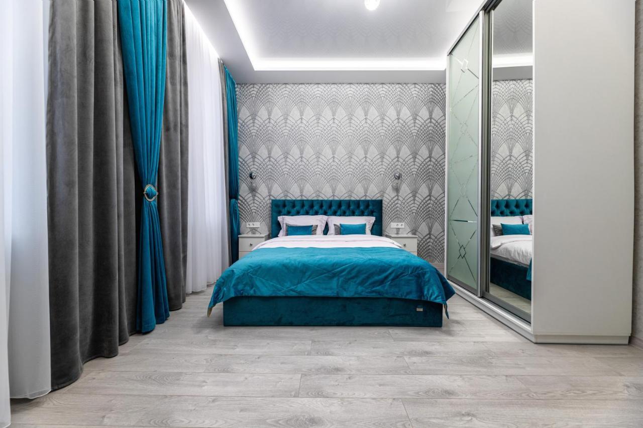 Rynok Square City Center Two Bedroom Apartment! Lviv Ngoại thất bức ảnh