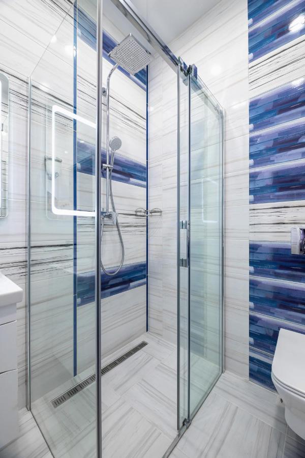 Rynok Square City Center Two Bedroom Apartment! Lviv Ngoại thất bức ảnh