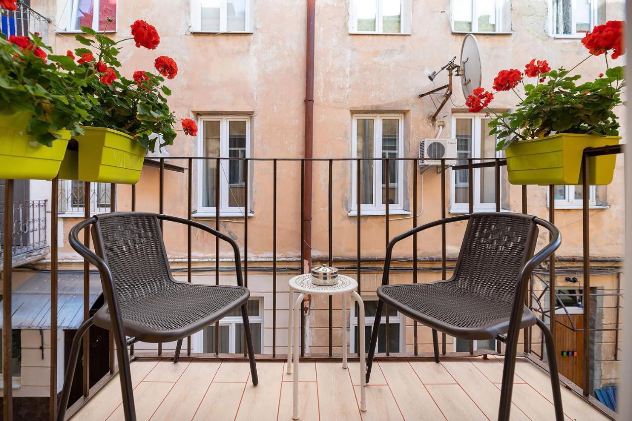 Rynok Square City Center Two Bedroom Apartment! Lviv Ngoại thất bức ảnh