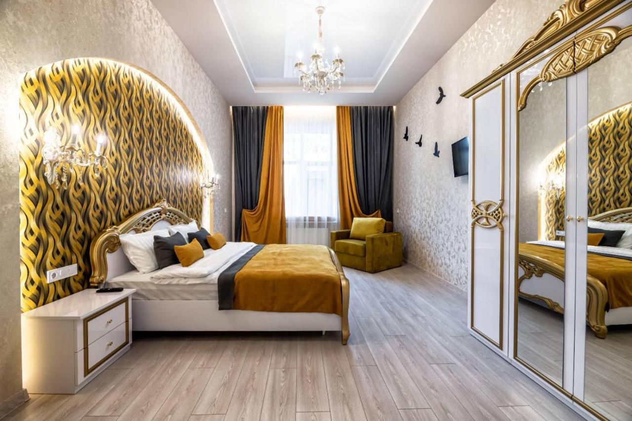 Rynok Square City Center Two Bedroom Apartment! Lviv Ngoại thất bức ảnh