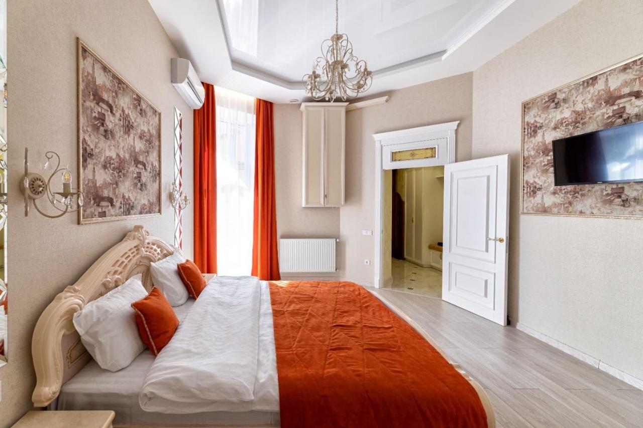 Rynok Square City Center Two Bedroom Apartment! Lviv Ngoại thất bức ảnh