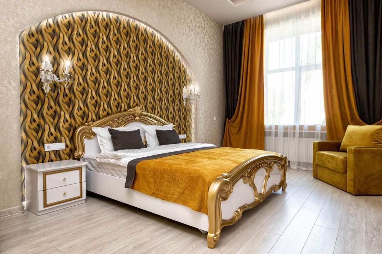 Rynok Square City Center Two Bedroom Apartment! Lviv Ngoại thất bức ảnh